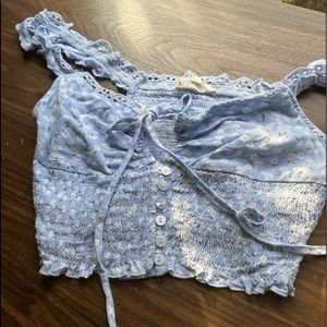 shoulder sleeve crop top